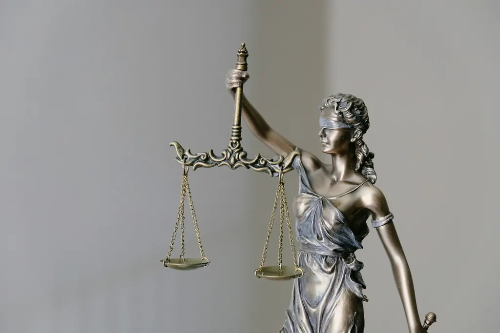 Lady Justice statue holding the scales of justice – Northern Plains Justice, Sioux Falls personal injury lawyers