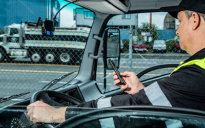 How can distracted truck drivers cause serious accidents?